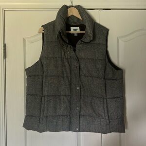 Old navy women’s puffer vest, Grey size: XXL